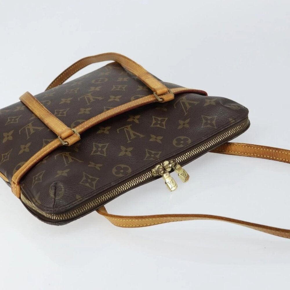 LOUIS VUITTON Monogram Coussin GM Shoulder Bag M51141 LV Auth 159662 - Picture 8 of 15